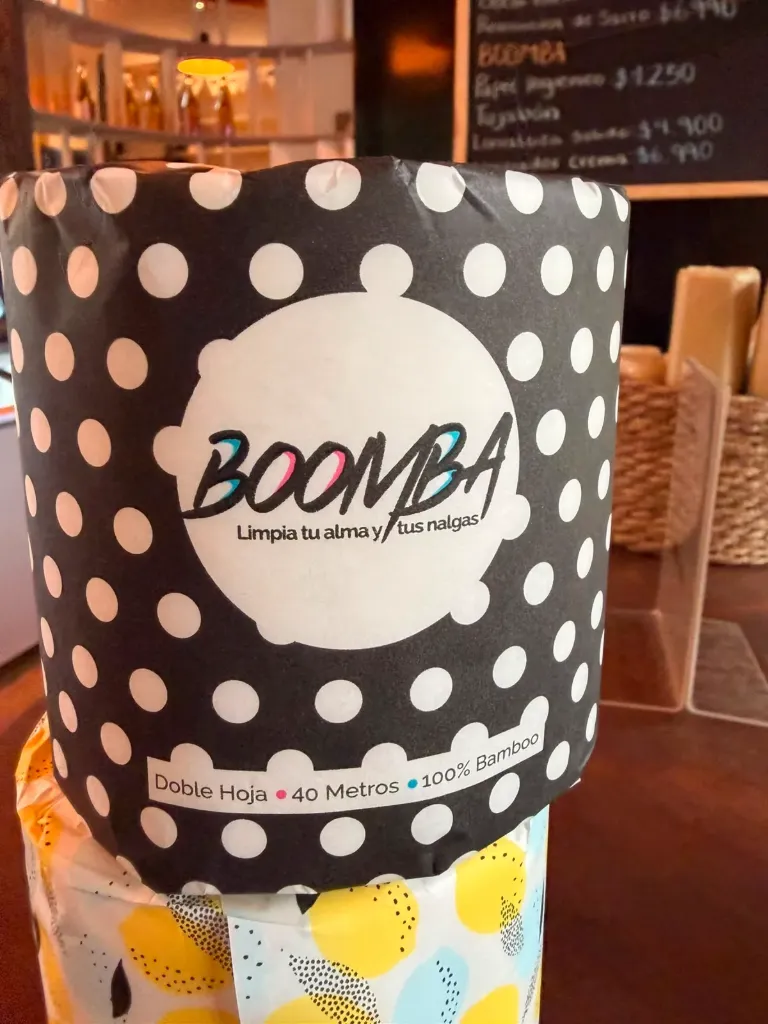 Papel higiénico boomba